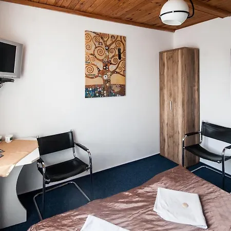 Goscinne Korsarz - Przy Trasie Rowerowej R10