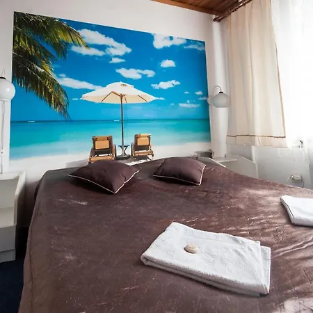 Bed & Breakfast Goscinne Korsarz - Przy Trasie Rowerowej R10 3*