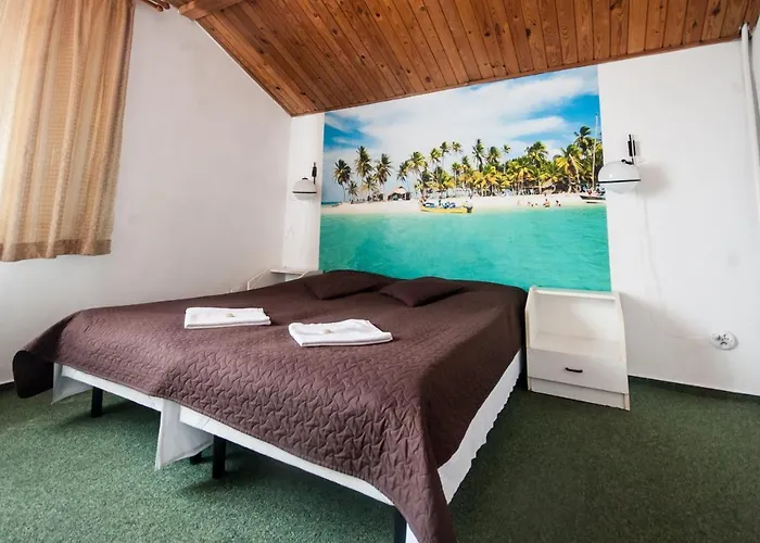 Goscinne Korsarz - Przy Trasie Rowerowej R10 ウストカ